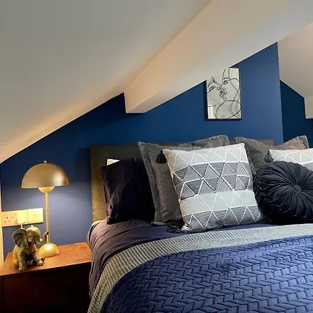 Affittacamere Boutique 5 Bed On Birdwell Road - Free Parking *