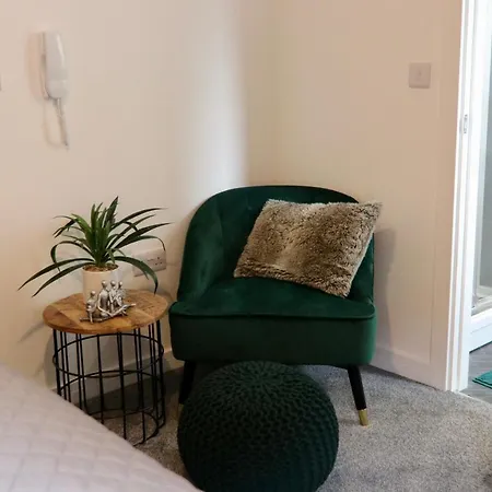 Boutique 5 Bed On Birdwell Road - Free Parking Affittacamere *