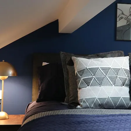 Boutique 5 Bed On Birdwell Road - Free Parking *