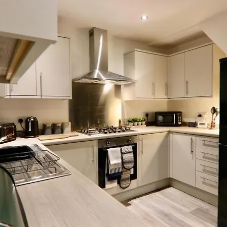 Boutique 5 Bed On Birdwell Road - Free Parking Affittacamere *