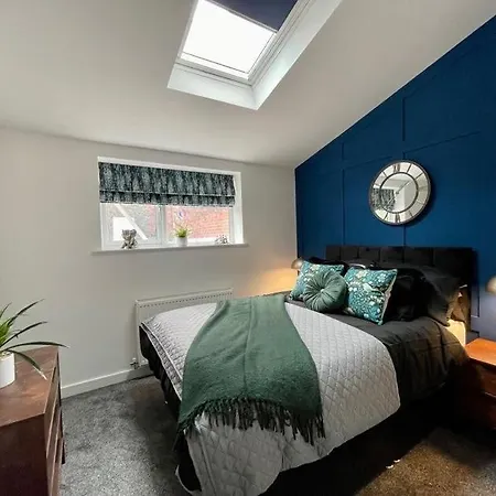 Boutique 5 Bed On Birdwell Road - Free Parking Affittacamere